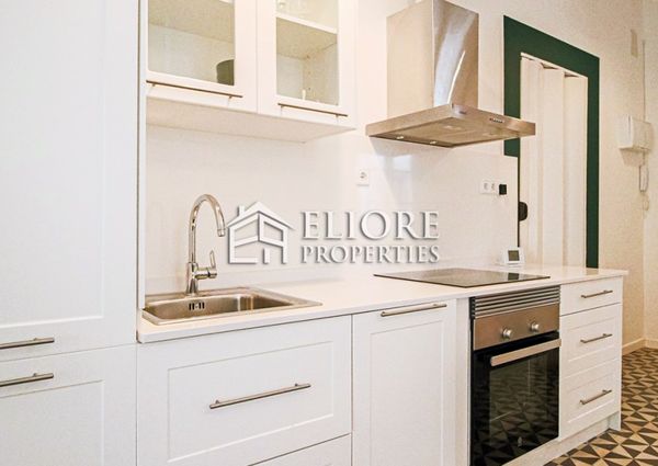 Renovated and furnished in the best area of the Gothic Quarter