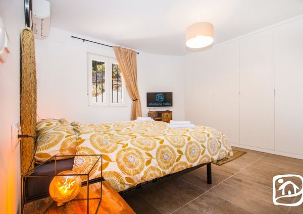 Rent villa DAISY