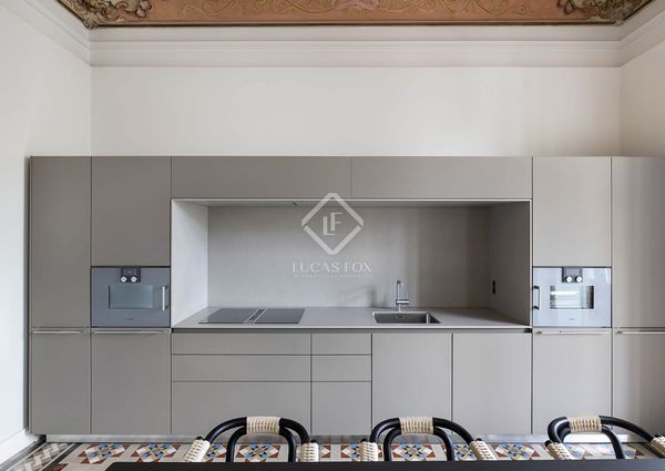 Exclusive apartment to rent in Casa Burés, close to Passeig de Gràcia