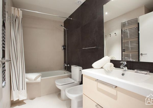 Modern two bedroom apartment near the beach in Poblenou