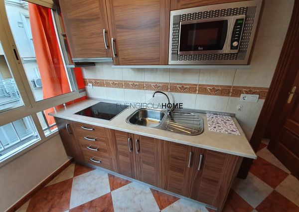 Ref 16167 – **Seasonal rental**  Available from April 2023 – Just 100 meters from the sea we have this bright and functional apartment in Fuengirola