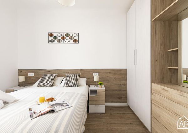 Newly renovated One-Bedroom Barceloneta Apartment with Balcony