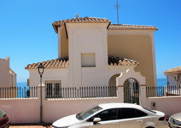 Villa for rent in Torrox Costa