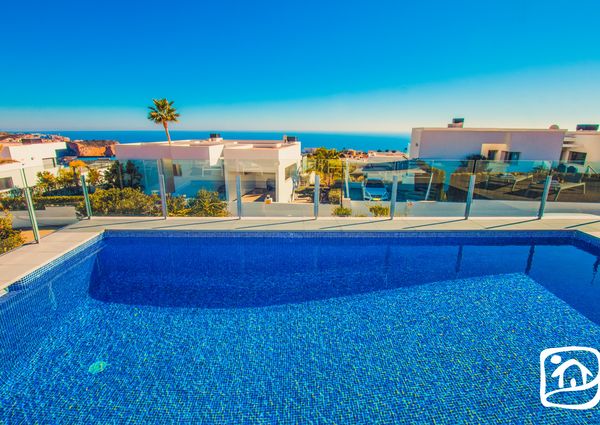 Rent villa NEVIS
